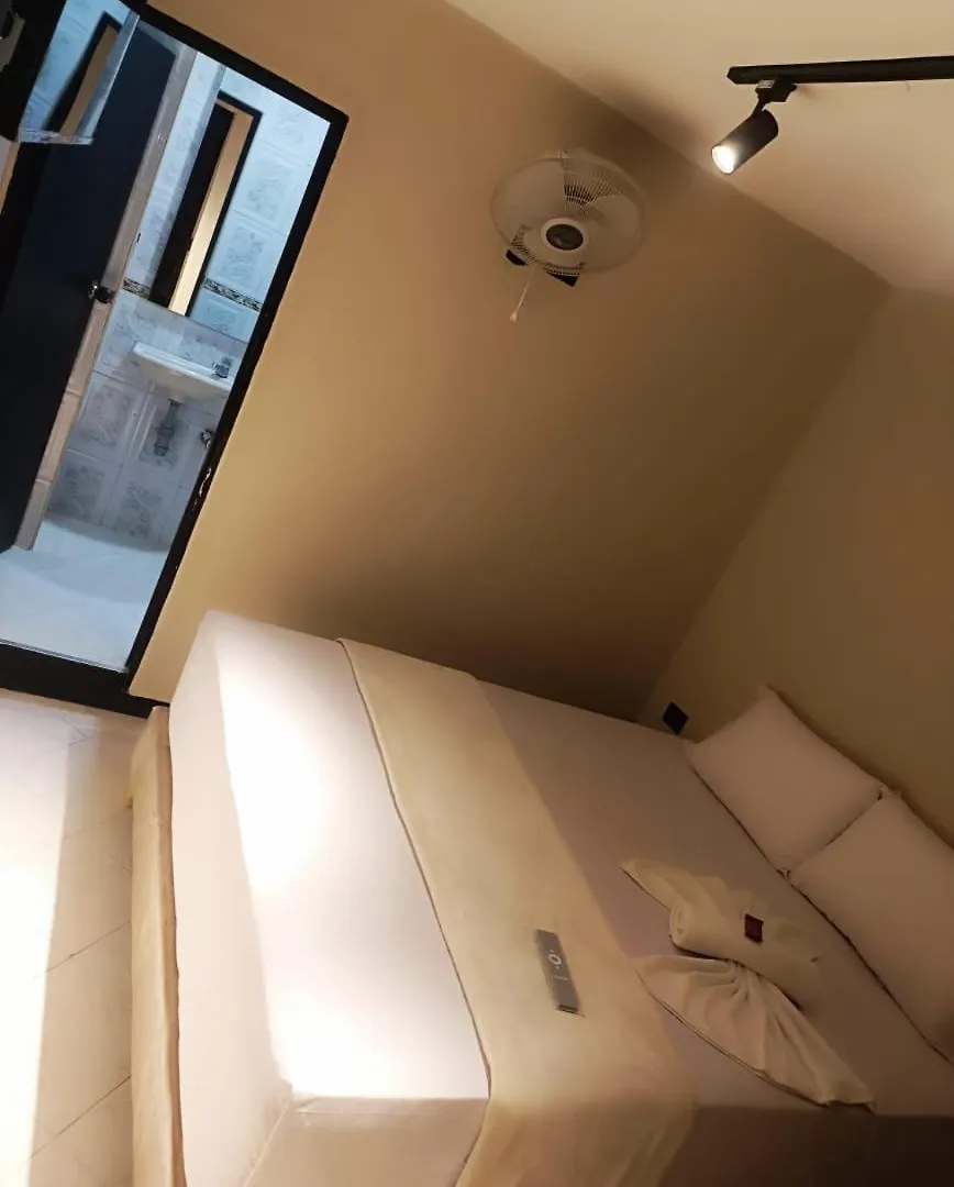 ****  Hotel Golden 70 Medellin Colombia